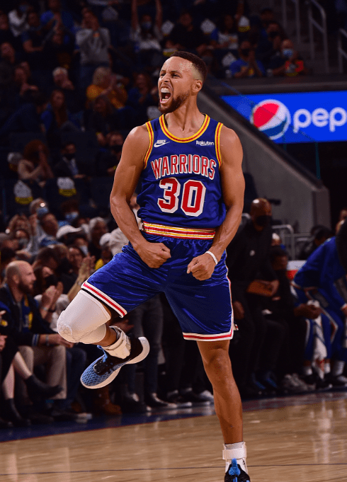 西海岸祝福邵佳一：俱乐部主教练荣升国足主帅，这是我们的荣幸（西海岸送祝贺：邵佳一由俱乐部主帅升任国足主帅，我们深感荣幸）