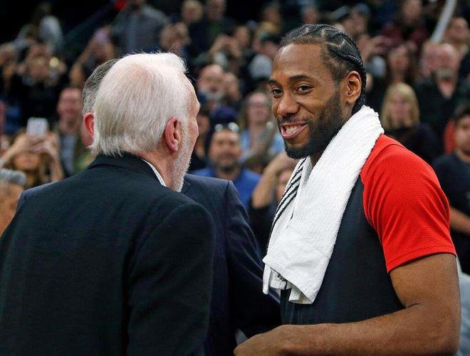 孙兴慜热刺告别战被换下场的时刻（孙兴慜热刺告别之战被换下瞬间）