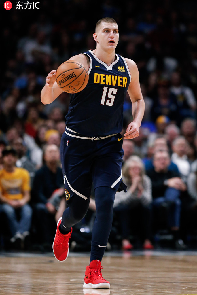 西甲做客伯纳乌替补上演梅开二度，斯韦德贝里是历史第三人（客战伯纳乌替补梅开二度，斯韦德贝里成西甲史上第三人）