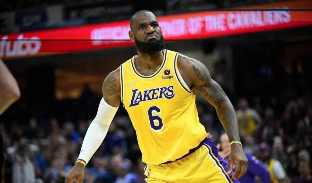 铜梁龙官方：下赛季球衣为主红客白，欢迎球迷投票27赛季球衣（铜梁龙官宣：下季球衣主红客白，27赛季款式向球迷开放投票）